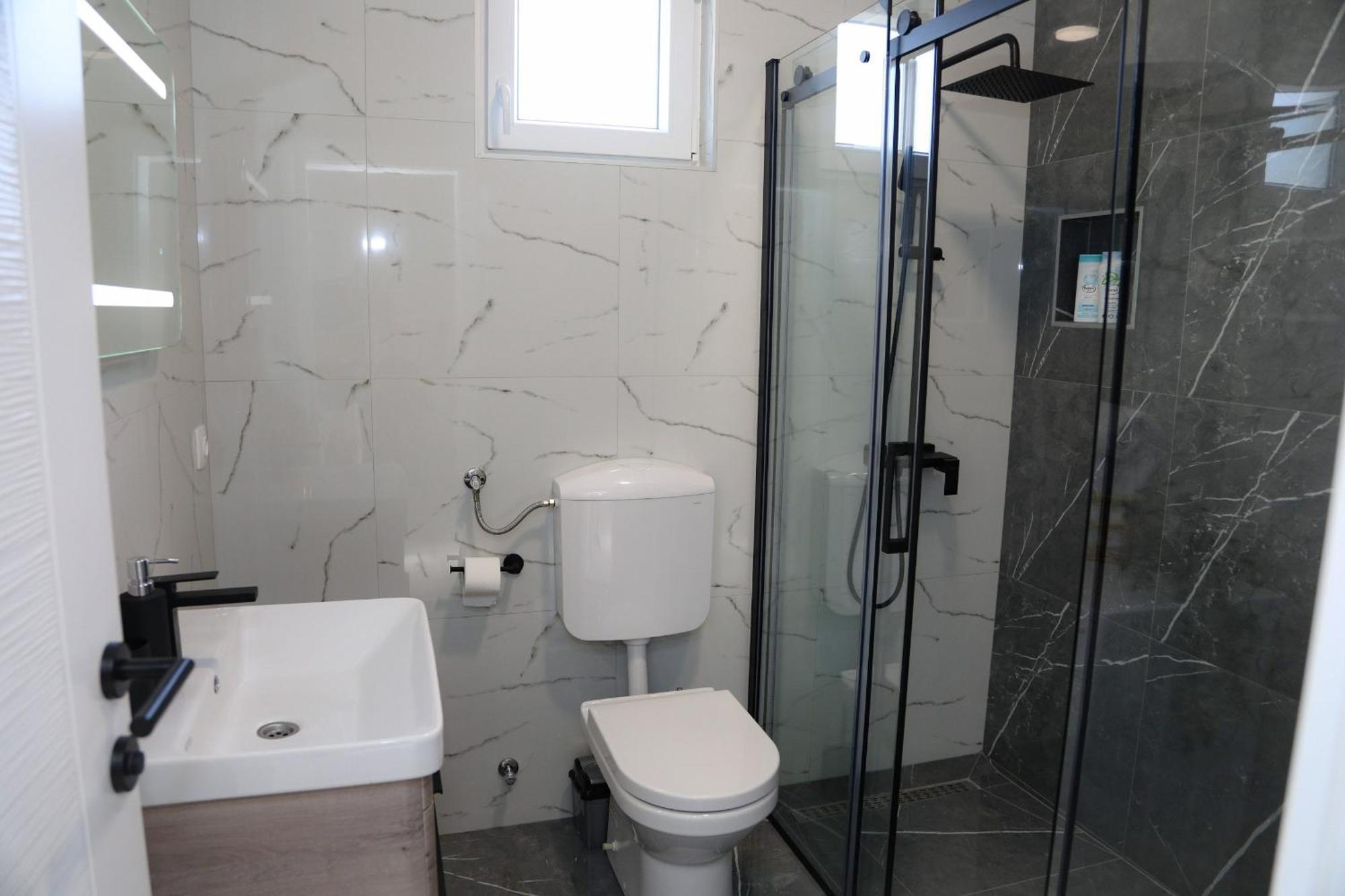 Apartman Keman Mostar Eksteriør billede